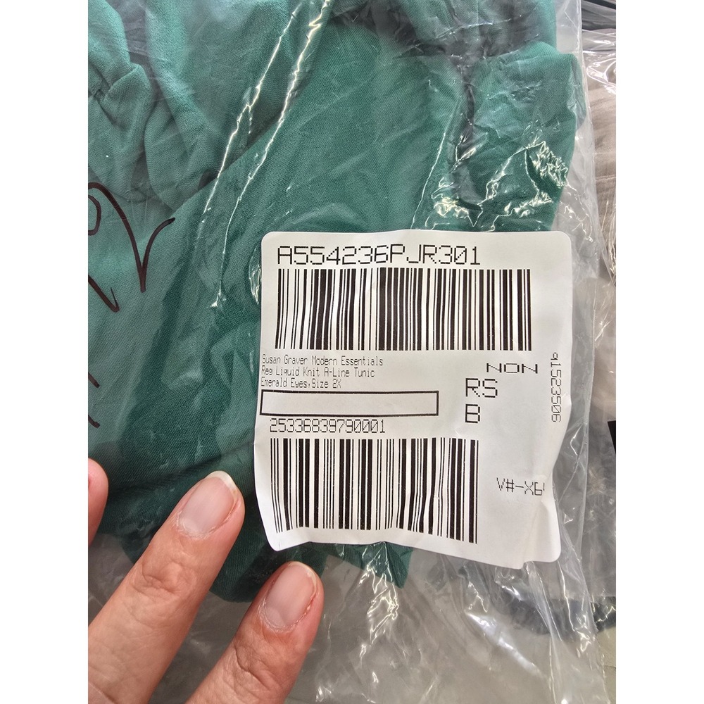 Susan Graver Modern Essentials Green Cowl Neck Long Sleeve Tunic Plus 2X - Picture 6 of 7